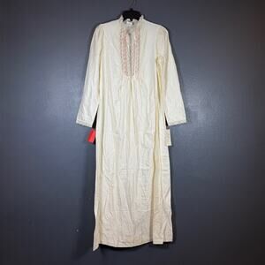 Juli of Slumbertogs Size P women’s white Nylon/Polystern Vintage Nightdress NEW